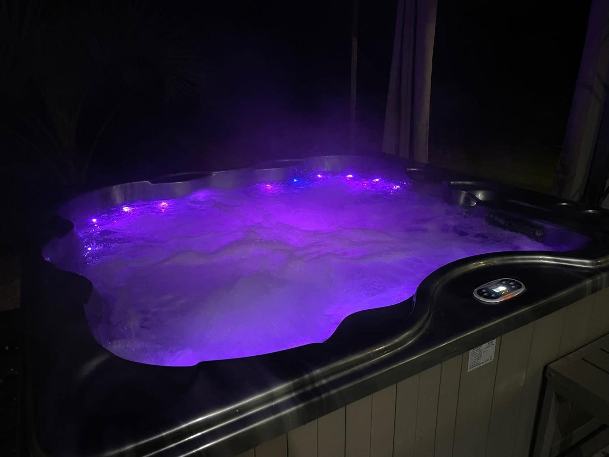 Maison Moderne Au Calme Avec Billard, Jacuzzi, Bain A Remous, Piscine, Babyfoot Labastide-du-Temple المظهر الخارجي الصورة